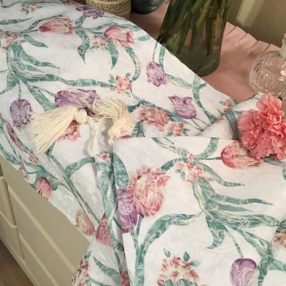 Tulip Time Brocade Print Long Table Runner - Picture 3 of 6